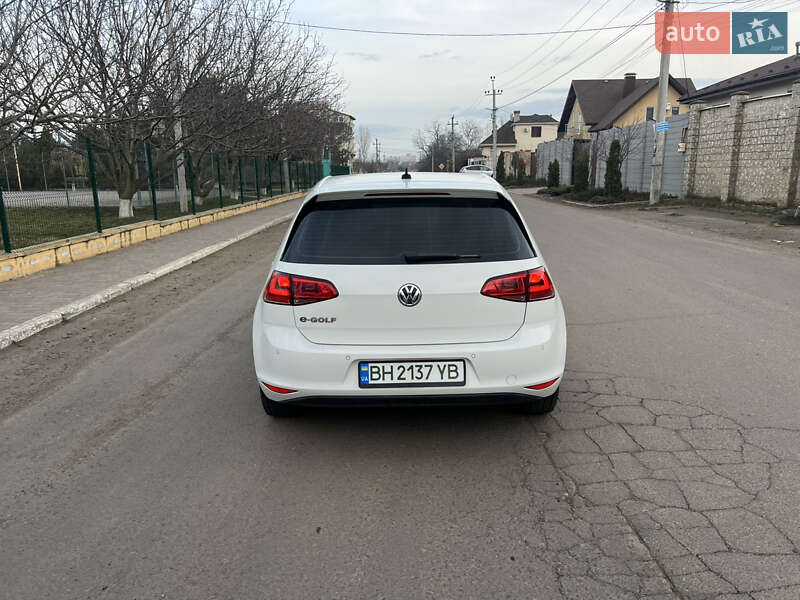 Хэтчбек Volkswagen Golf 2015 в Одессе