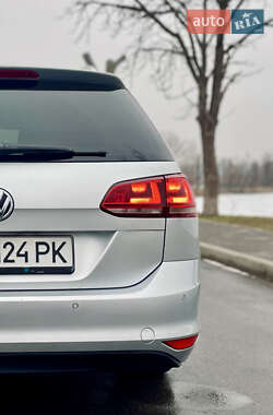 Універсал Volkswagen Golf 2014 в Василькові