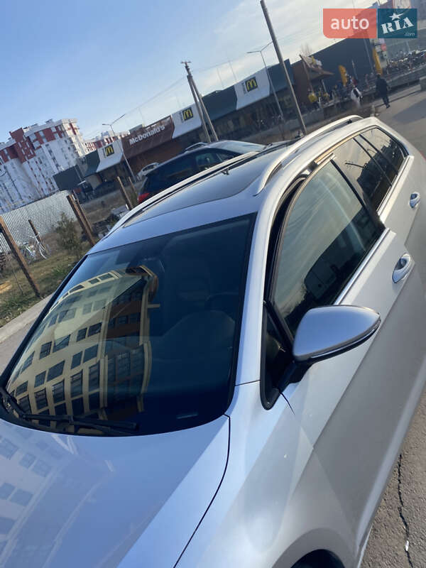 Универсал Volkswagen Golf 2015 в Киеве