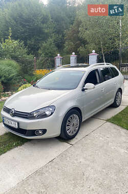 Универсал Volkswagen Golf 2010 в Сваляве