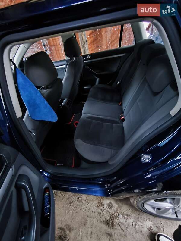 Універсал Volkswagen Golf 2008 в Сарнах