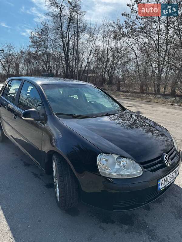Хэтчбек Volkswagen Golf 2005 в Бердичеве
