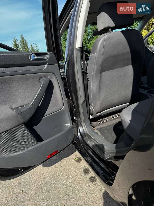 Хэтчбек Volkswagen Golf 2005 в Бердичеве