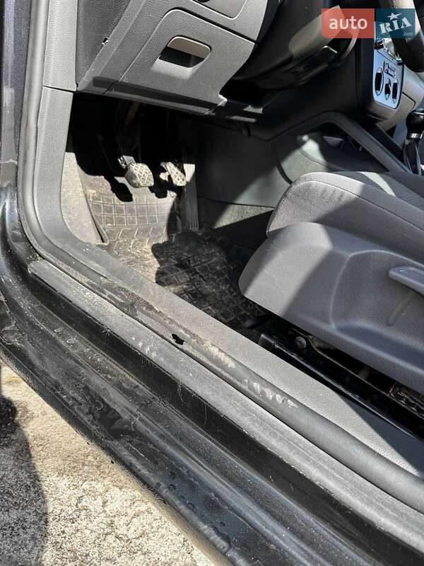 Хэтчбек Volkswagen Golf 2005 в Бердичеве