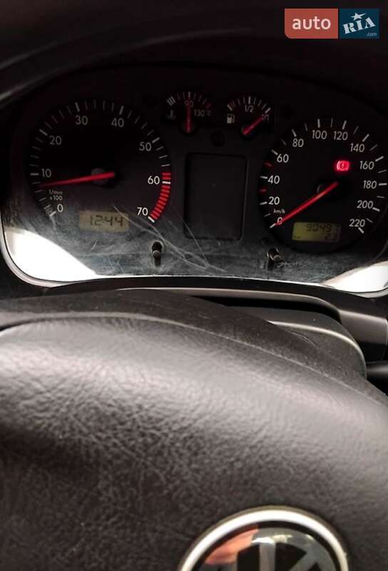 Хэтчбек Volkswagen Golf 2000 в Новомосковске