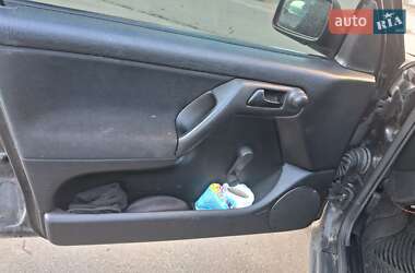 Хэтчбек Volkswagen Golf 1997 в 
