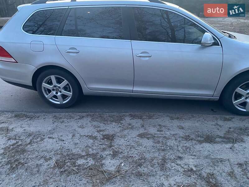 Универсал Volkswagen Golf 2011 в Камне-Каширском