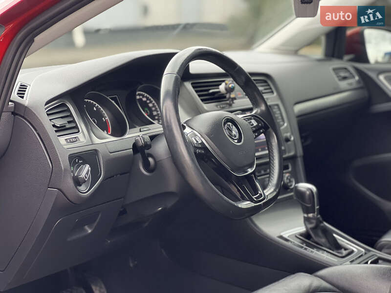 Хетчбек Volkswagen Golf 2013 в Кременці
