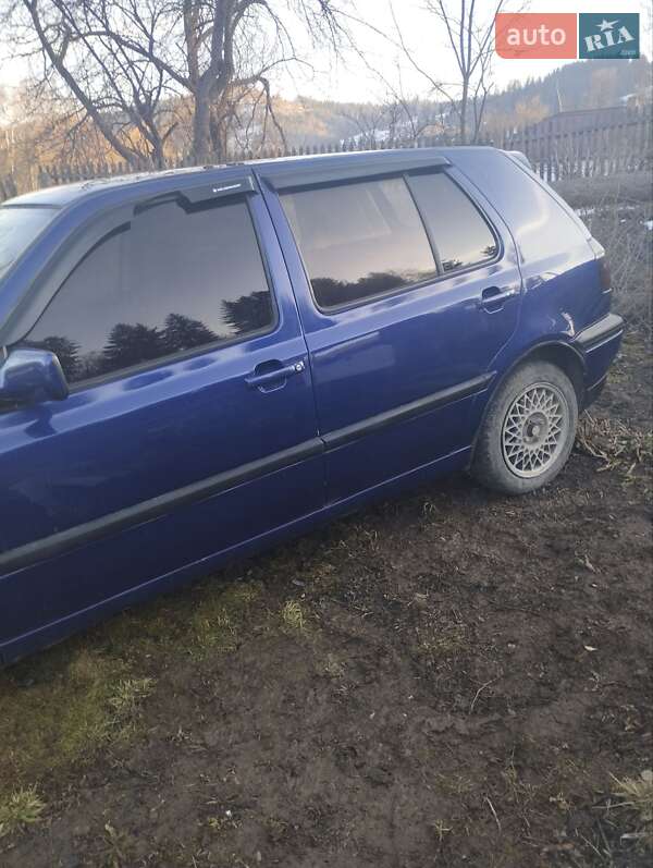 Хетчбек Volkswagen Golf 1992 в Путилі