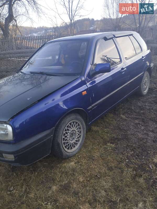 Хетчбек Volkswagen Golf 1992 в Путилі