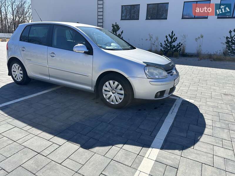 Хэтчбек Volkswagen Golf 2008 в Луцке