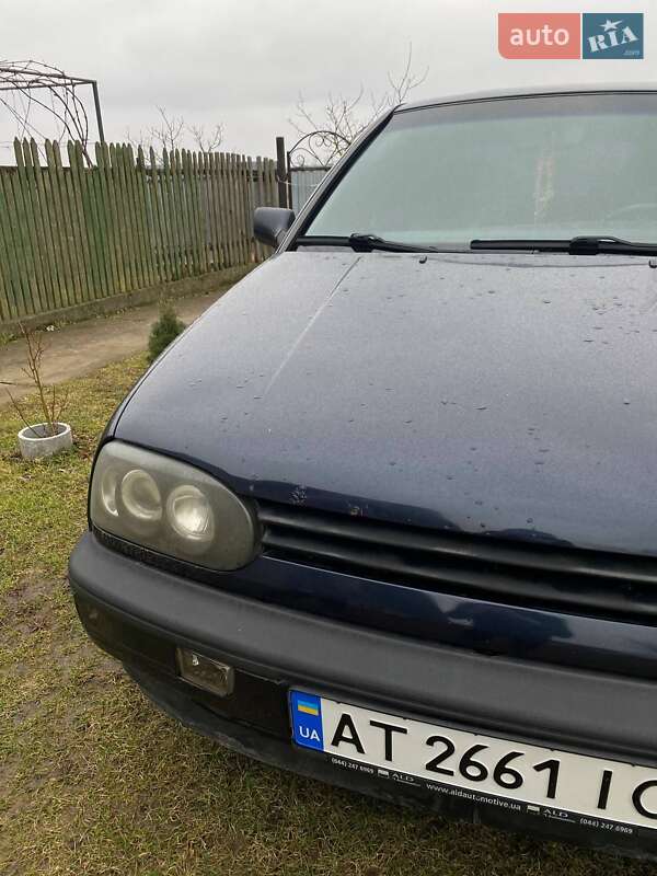 Хетчбек Volkswagen Golf 1993 в Тлумачі