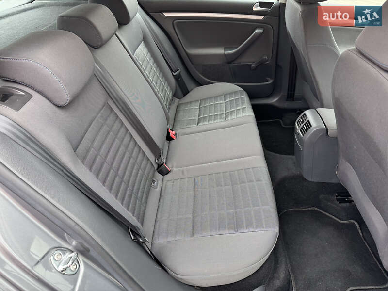 Хетчбек Volkswagen Golf 2007 в Сваляві