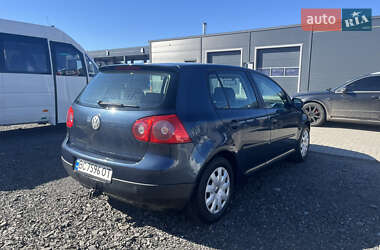Хетчбек Volkswagen Golf 2005 в 