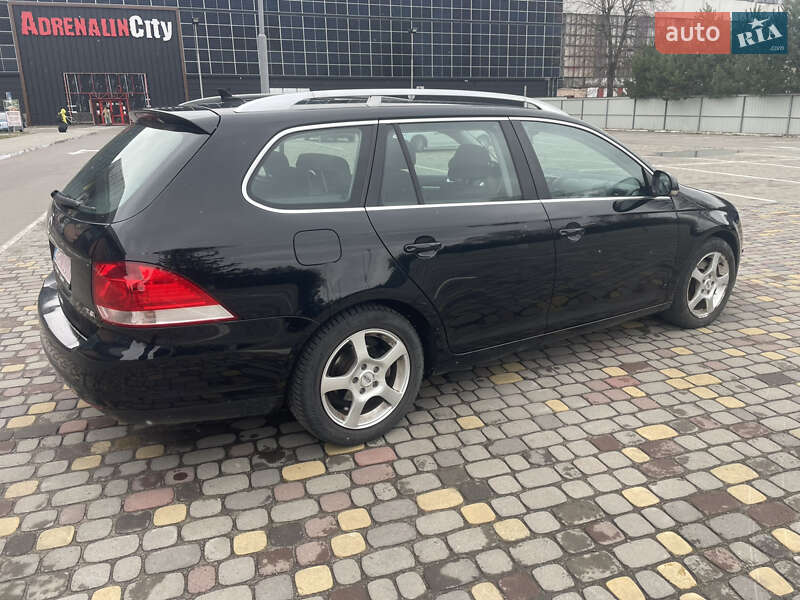 Універсал Volkswagen Golf 2009 в Луцьку