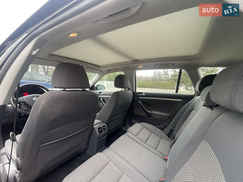 Універсал Volkswagen Golf 2009 в Луцьку