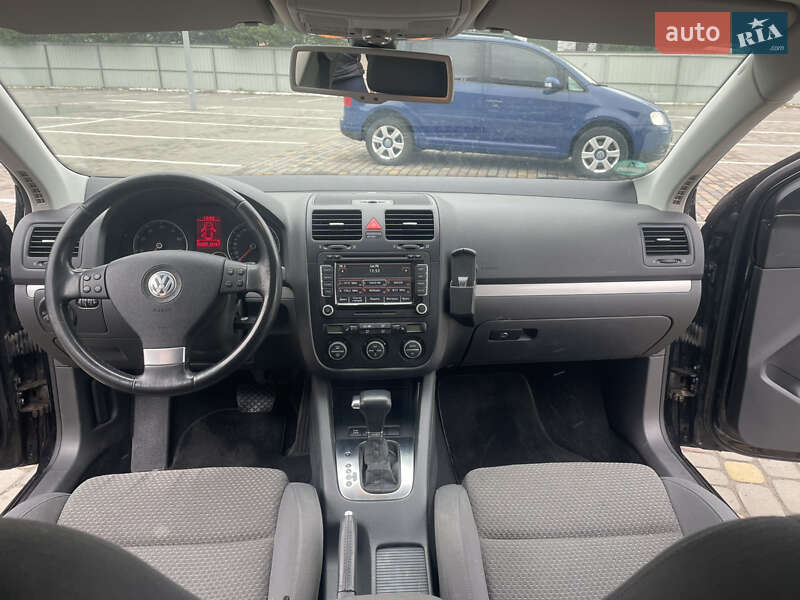 Універсал Volkswagen Golf 2009 в Луцьку