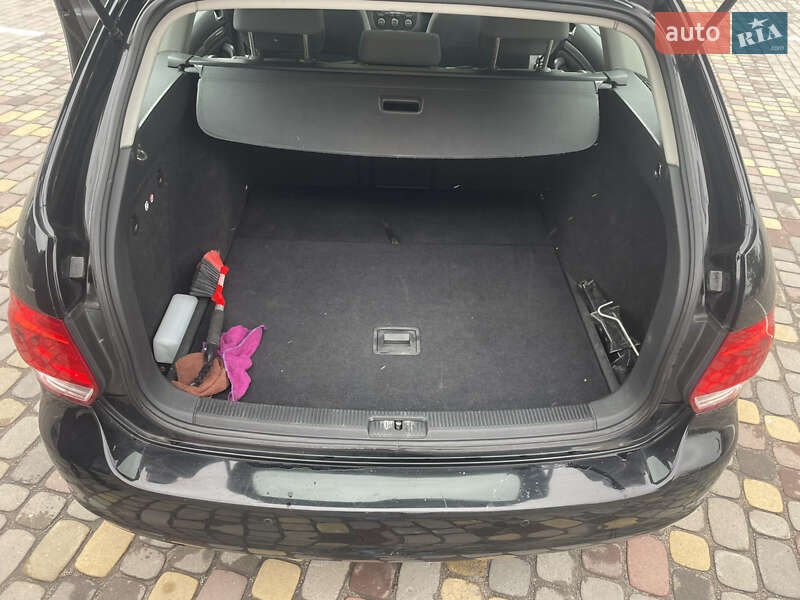 Універсал Volkswagen Golf 2009 в Луцьку