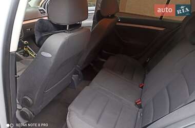Хэтчбек Volkswagen Golf 2005 в 