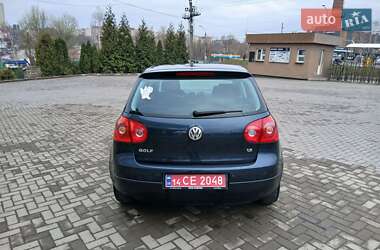 Хетчбек Volkswagen Golf 2004 в Чернівцях