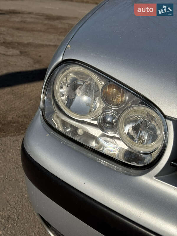 Хетчбек Volkswagen Golf 2002 в Вінниці