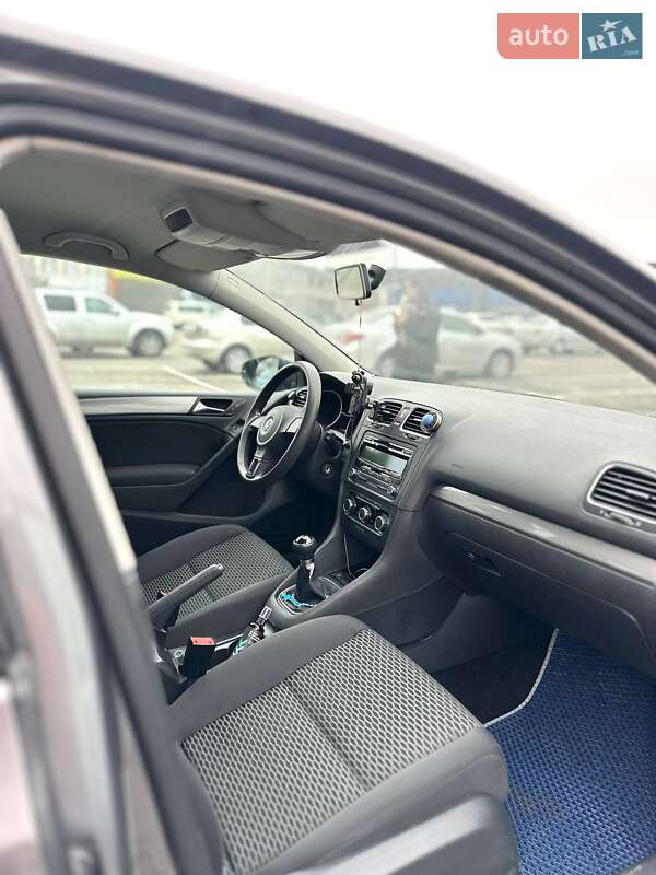 Хетчбек Volkswagen Golf 2009 в Івано-Франківську