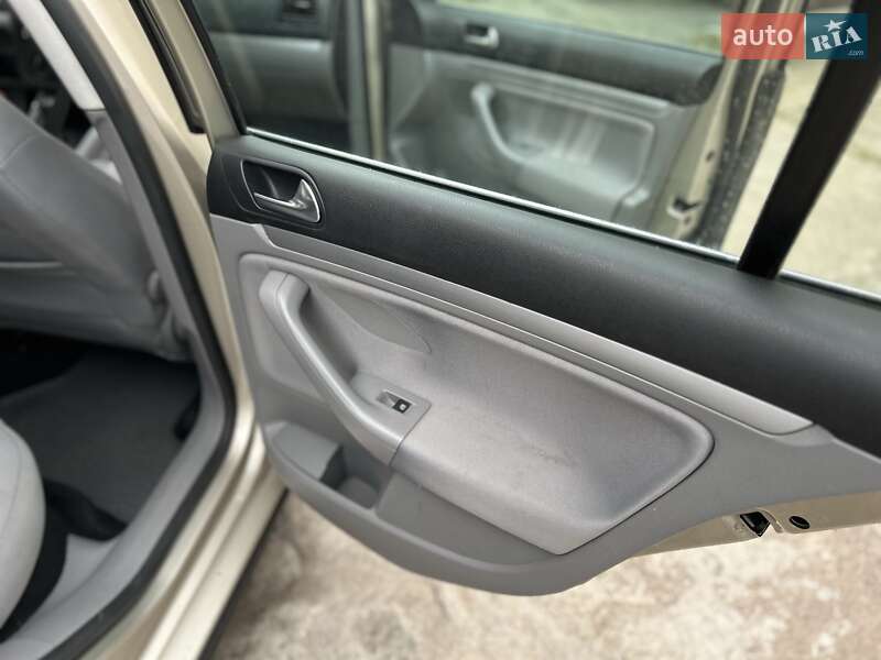 Универсал Volkswagen Golf 2008 в Калуше