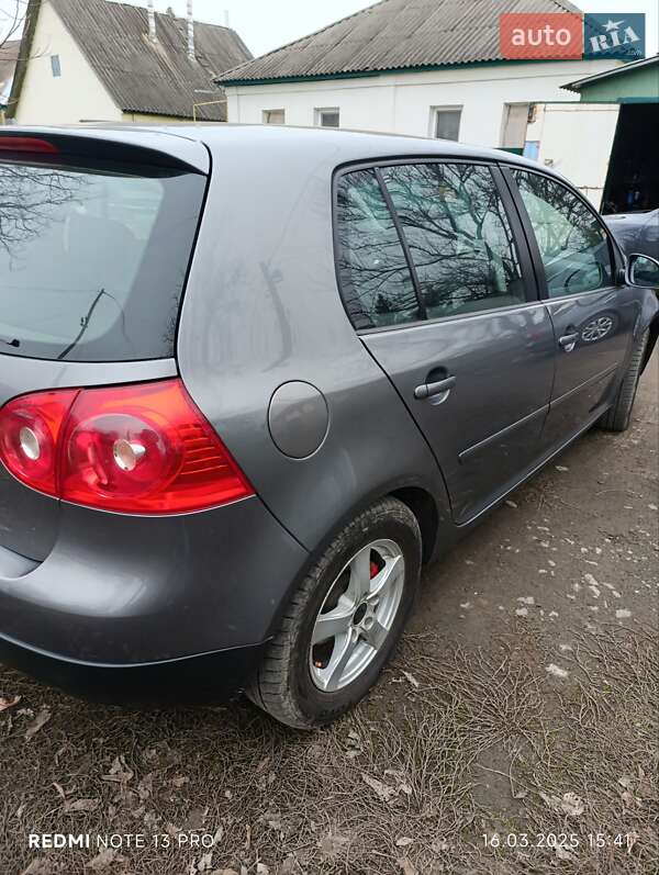 Хетчбек Volkswagen Golf 2005 в Харкові