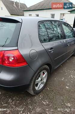 Хетчбек Volkswagen Golf 2005 в 