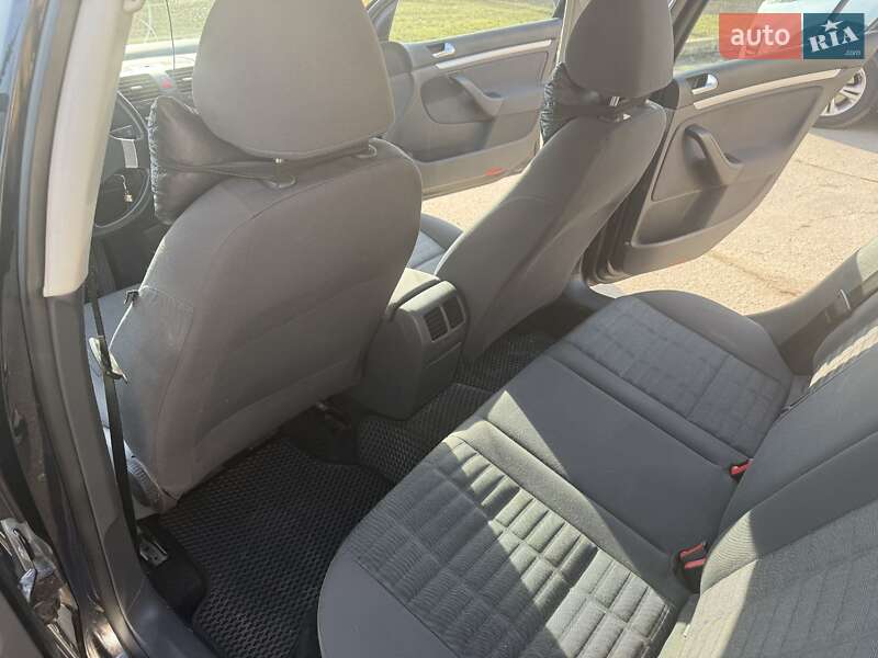 Хэтчбек Volkswagen Golf 2007 в Лубнах