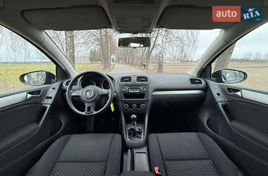 Хетчбек Volkswagen Golf 2010 в Львові