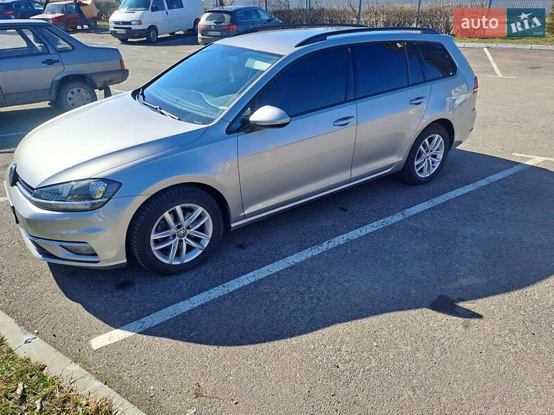 Універсал Volkswagen Golf 2018 в Луцьку