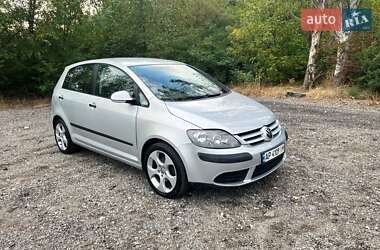 Хетчбек Volkswagen Golf 2005 в Запоріжжі