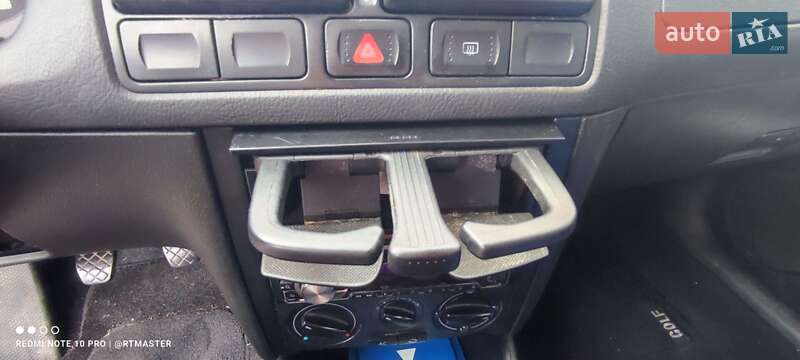 Універсал Volkswagen Golf 2001 в Києві