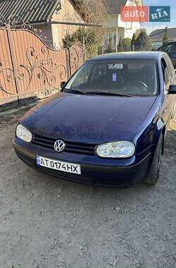 Хетчбек Volkswagen Golf 2001 в Перегінське