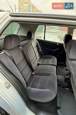 Хэтчбек Volkswagen Golf 2000 в 