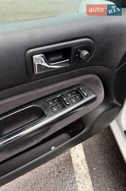 Хэтчбек Volkswagen Golf 2000 в 