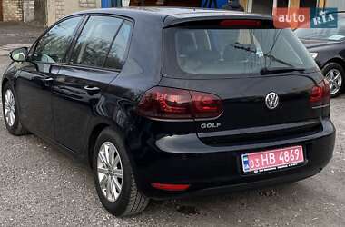 Хэтчбек Volkswagen Golf 2010 в 