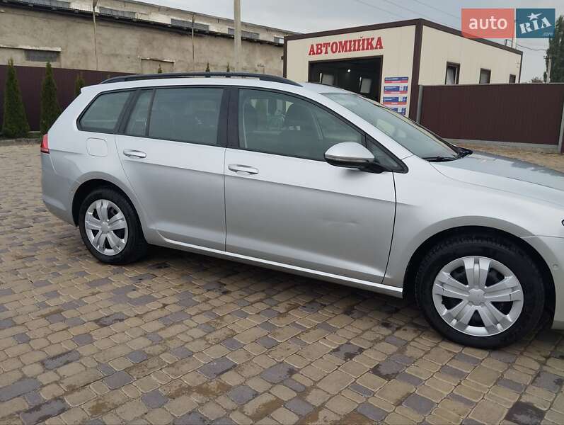 Універсал Volkswagen Golf 2016 в Тернополі