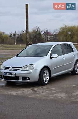 Хетчбек Volkswagen Golf 2005 в Житомирі