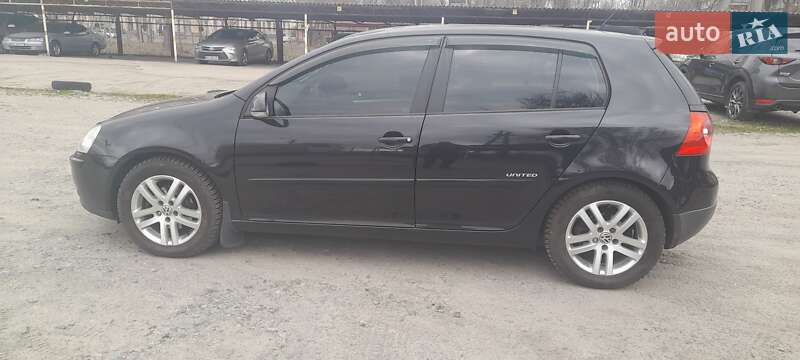 Хетчбек Volkswagen Golf 2008 в Дніпрі