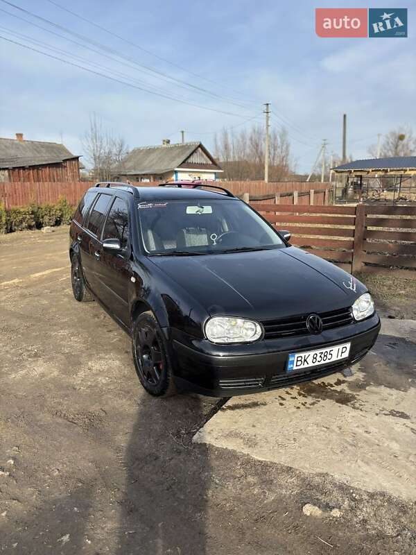 Универсал Volkswagen Golf 2000 в Березному