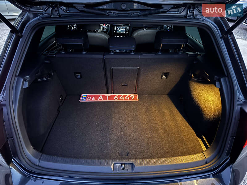 Хэтчбек Volkswagen Golf 2015 в Житомире