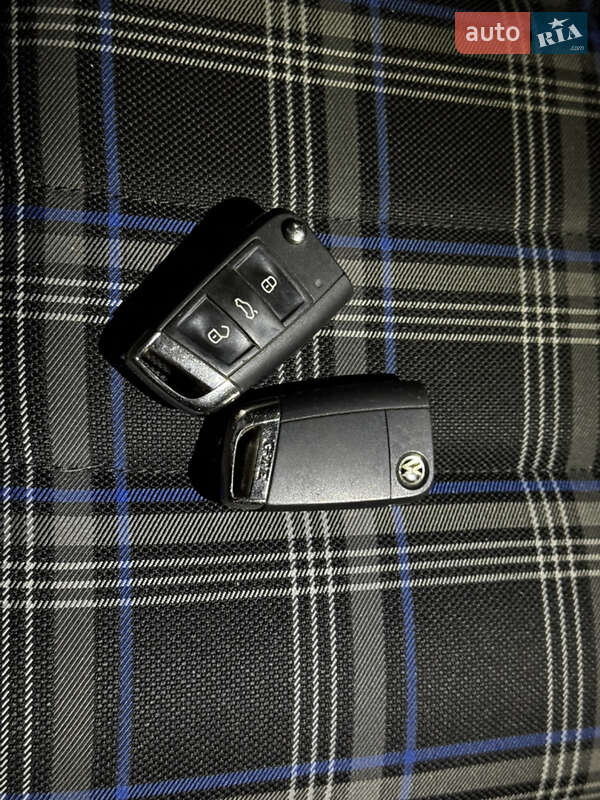 Хэтчбек Volkswagen Golf 2015 в Житомире