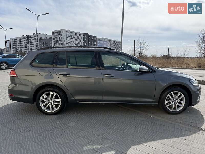 Універсал Volkswagen Golf 2018 в Львові