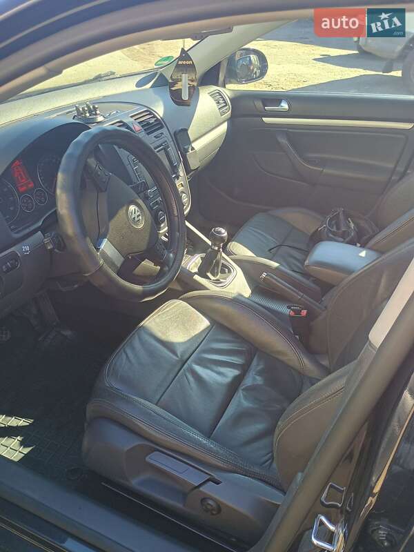 Универсал Volkswagen Golf 2009 в Семеновке