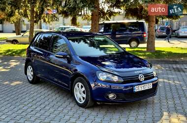 Хэтчбек Volkswagen Golf 2010 в 
