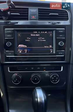 Хетчбек Volkswagen Golf 2018 в 