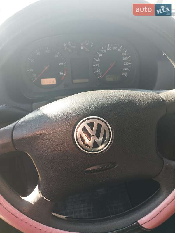 Хэтчбек Volkswagen Golf 1998 в Кицмани