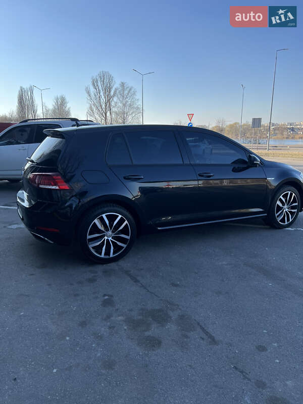 Хетчбек Volkswagen Golf 2020 в Вінниці